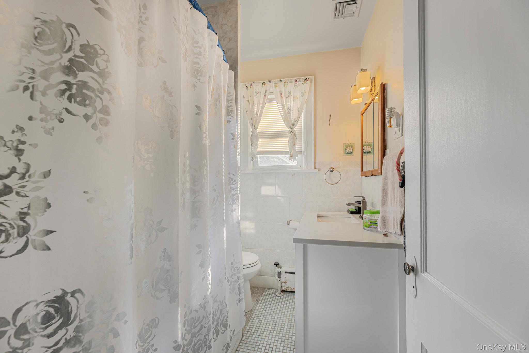 #13 photo, 168 Stephenson Boulevard, New Rochelle , NY 10801