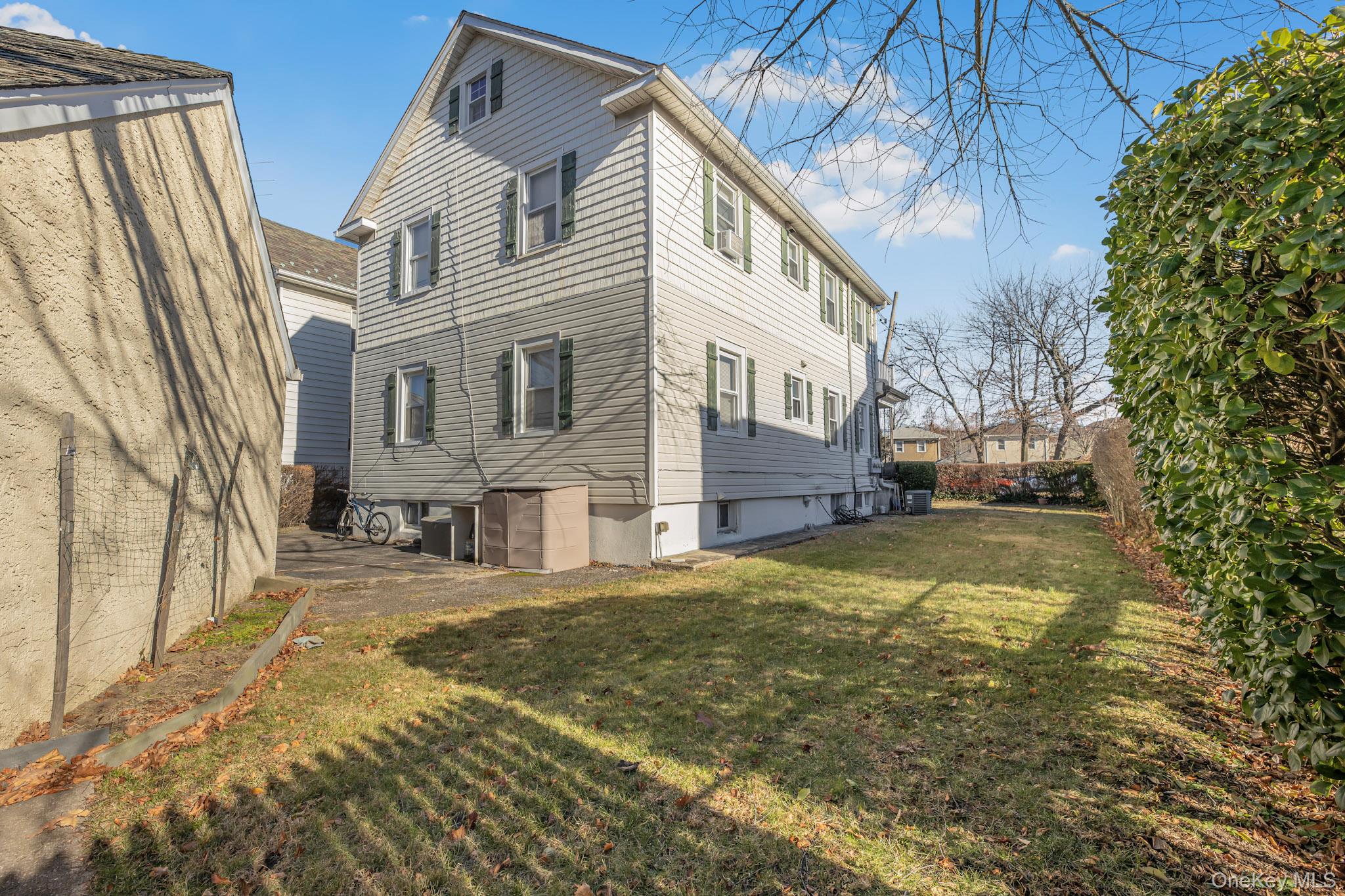 #7 photo, 168 Stephenson Boulevard, New Rochelle , NY 10801