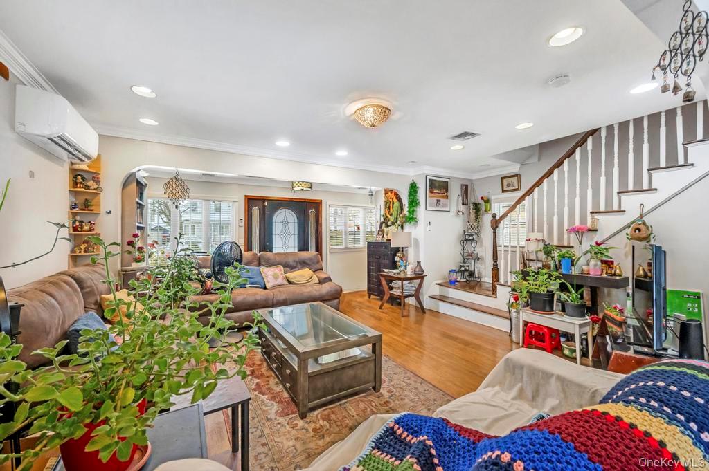 #11 photo, 93-43 215th Place, Queens Village , NY 11428