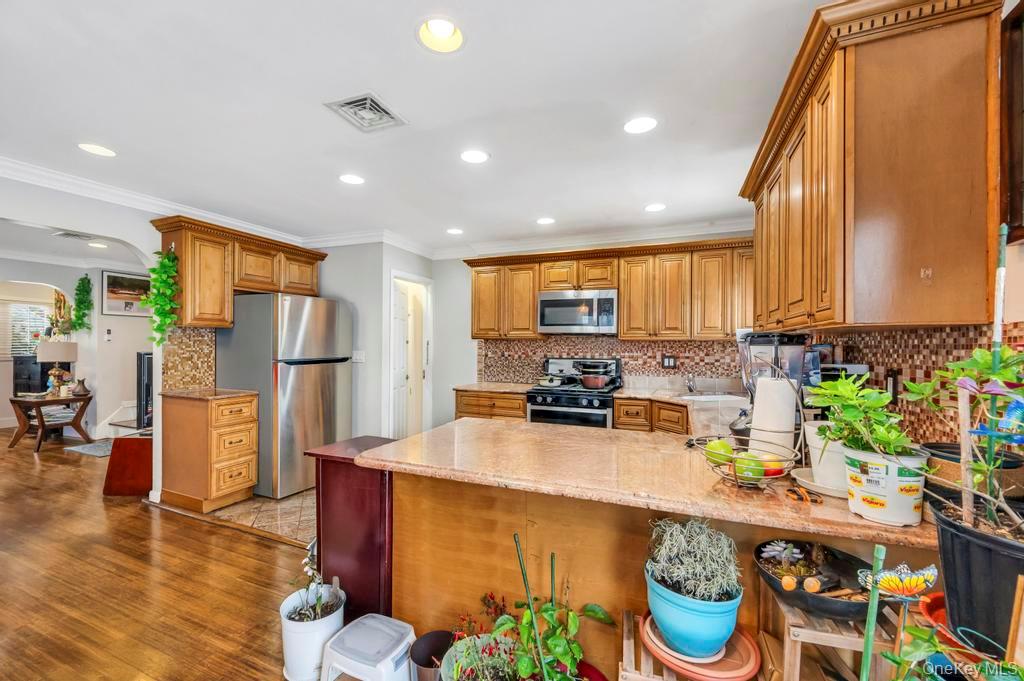 #13 photo, 93-43 215th Place, Queens Village , NY 11428