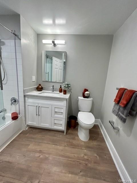 #11 photo, 1100 Avalon Street, Glen Cove , NY 11542