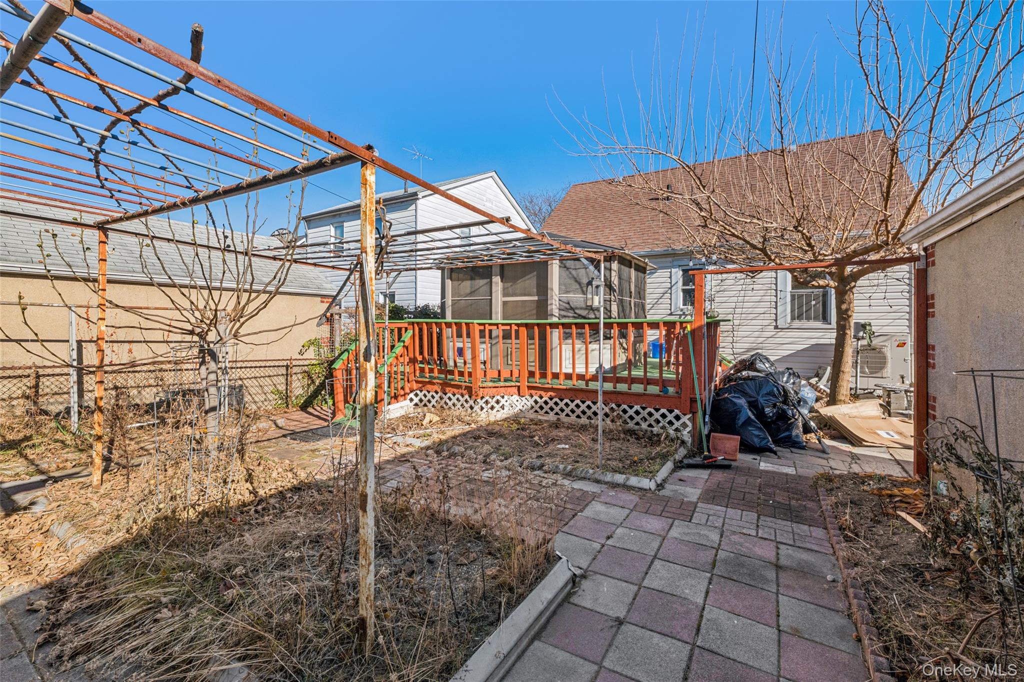 #17 photo, 8516 253rd Street, कुईंस Bellerose , NY 11426