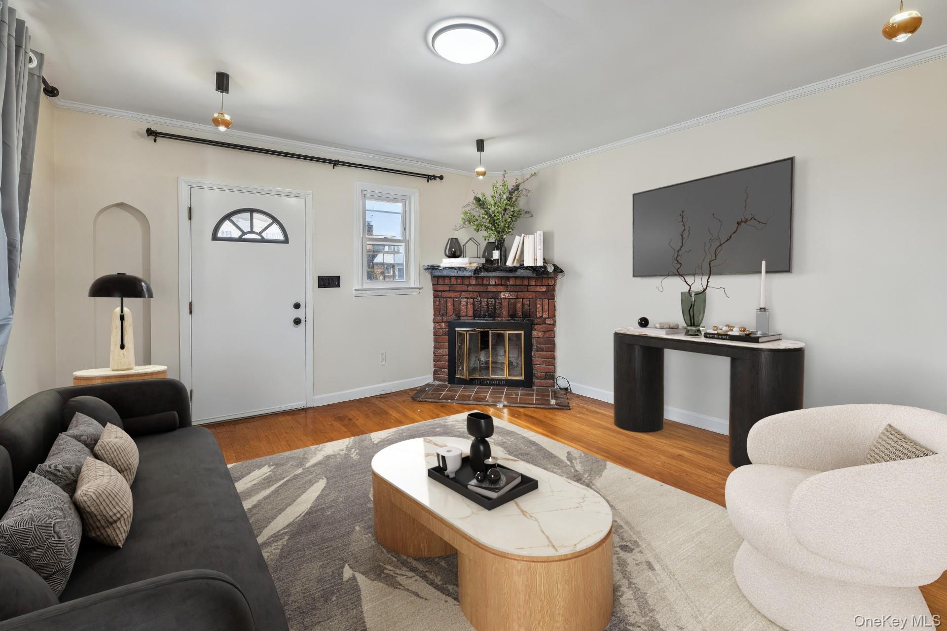 #4 photo, 8516 253rd Street, कुईंस Bellerose , NY 11426