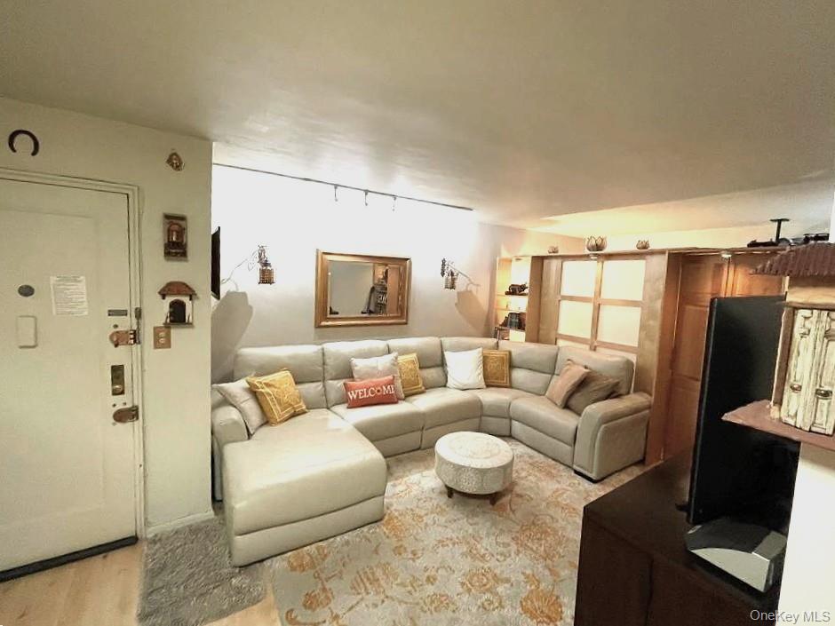 #5 photo, 91-10 32 Avenue, East Elmhurst , NY 11369