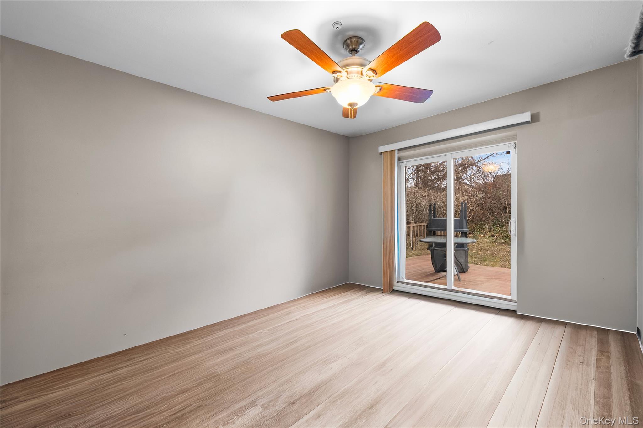 #9 photo, 617 Lake Court, Middle Island , NY 11953