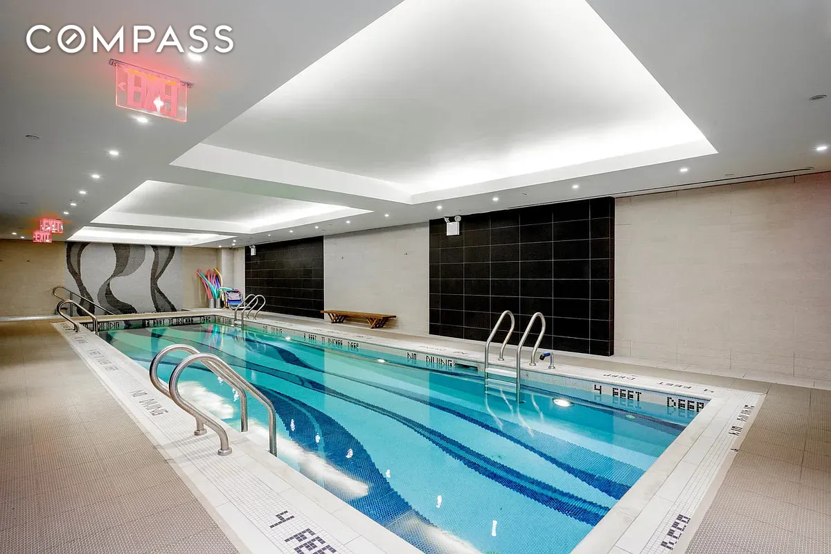 #9 photo, 166 W 18th Street, מנהטן Chelsea , NY 10011