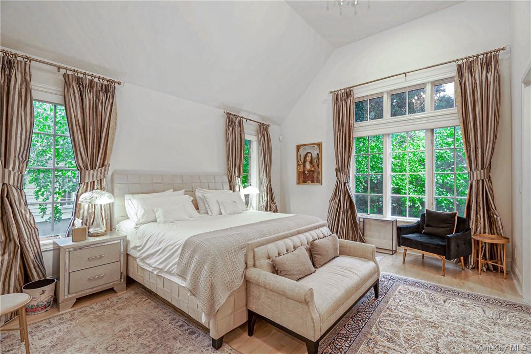 #19 photo, 7 Stony Gate Oval, New Rochelle , NY 10804