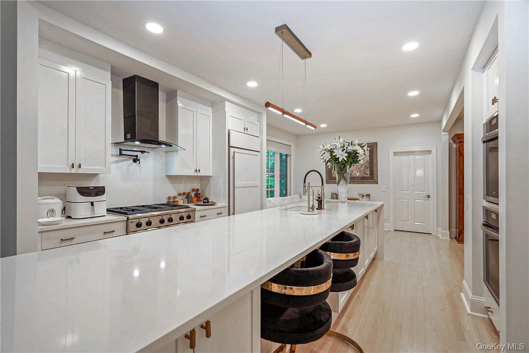 #6 photo, 7 Stony Gate Oval, New Rochelle , NY 10804