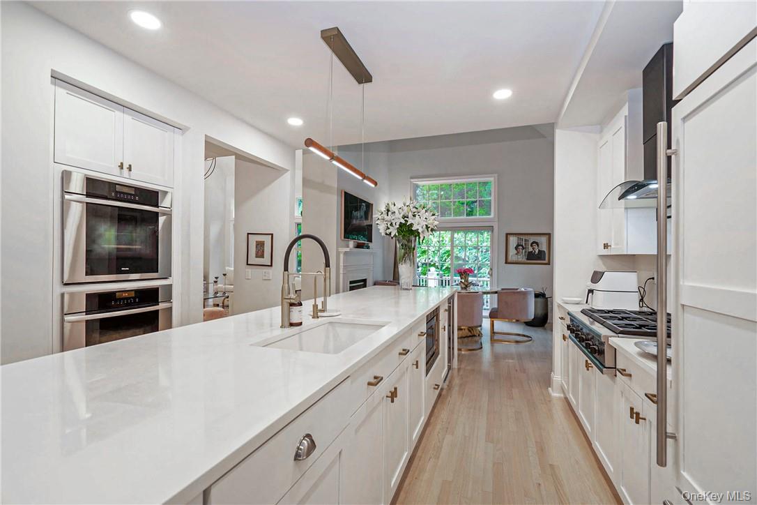 #8 photo, 7 Stony Gate Oval, New Rochelle , NY 10804