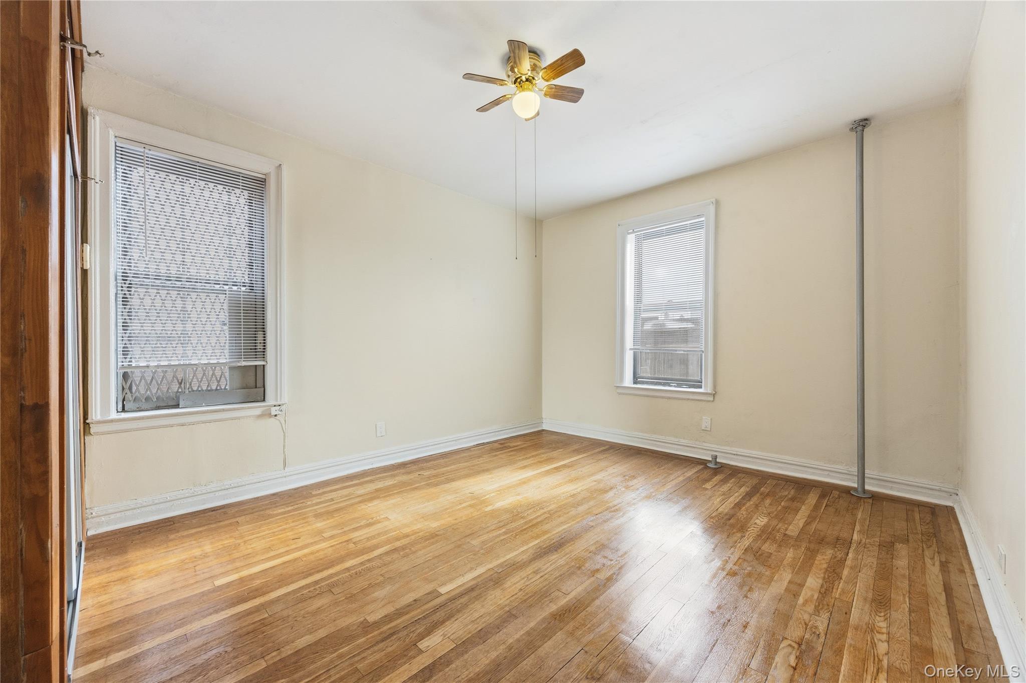 #15 photo, 2922 Barnes Avenue, Бронкс ‖ Bronx , NY 10467