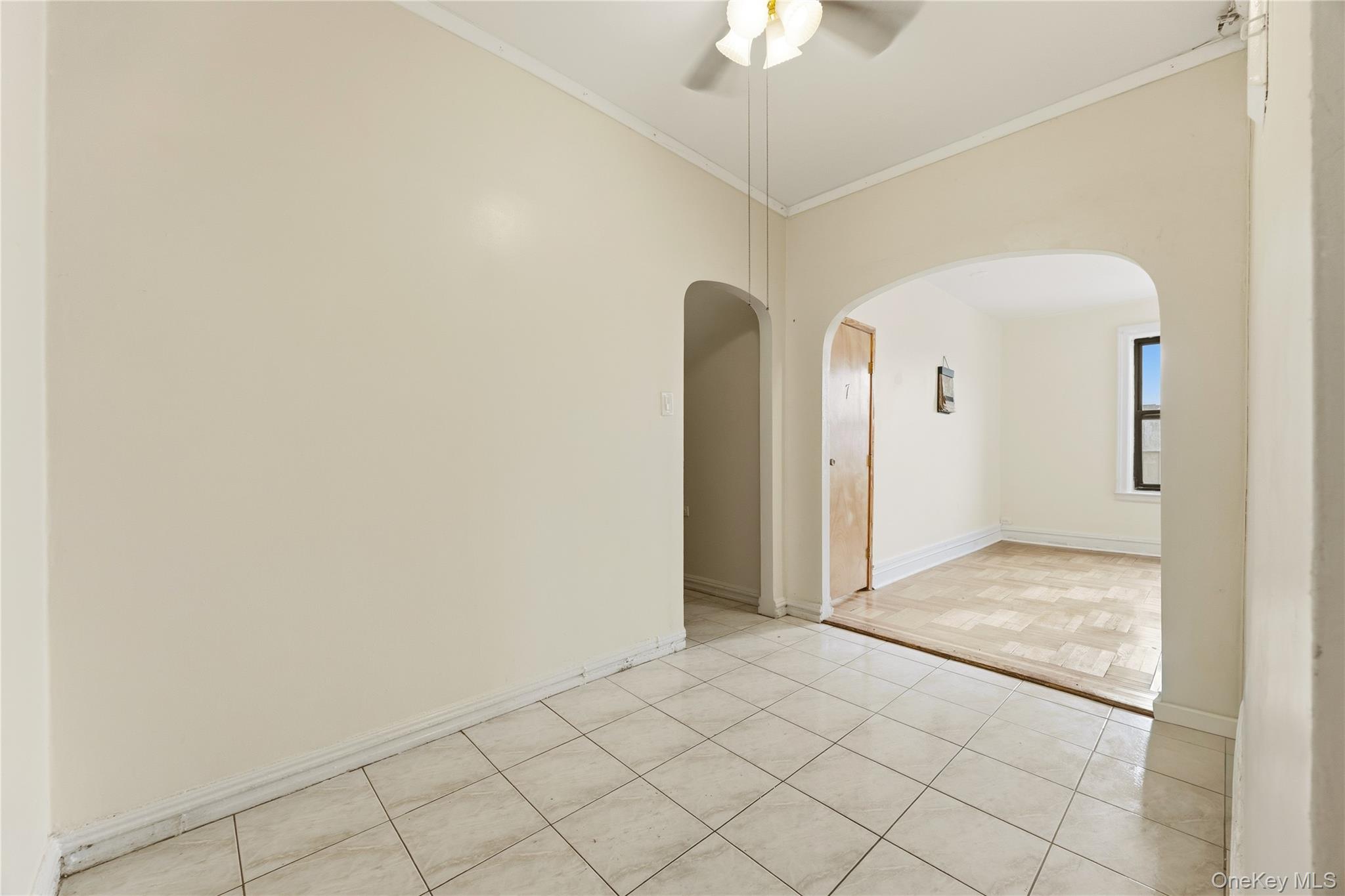 #3 photo, 2922 Barnes Avenue, Бронкс ‖ Bronx , NY 10467