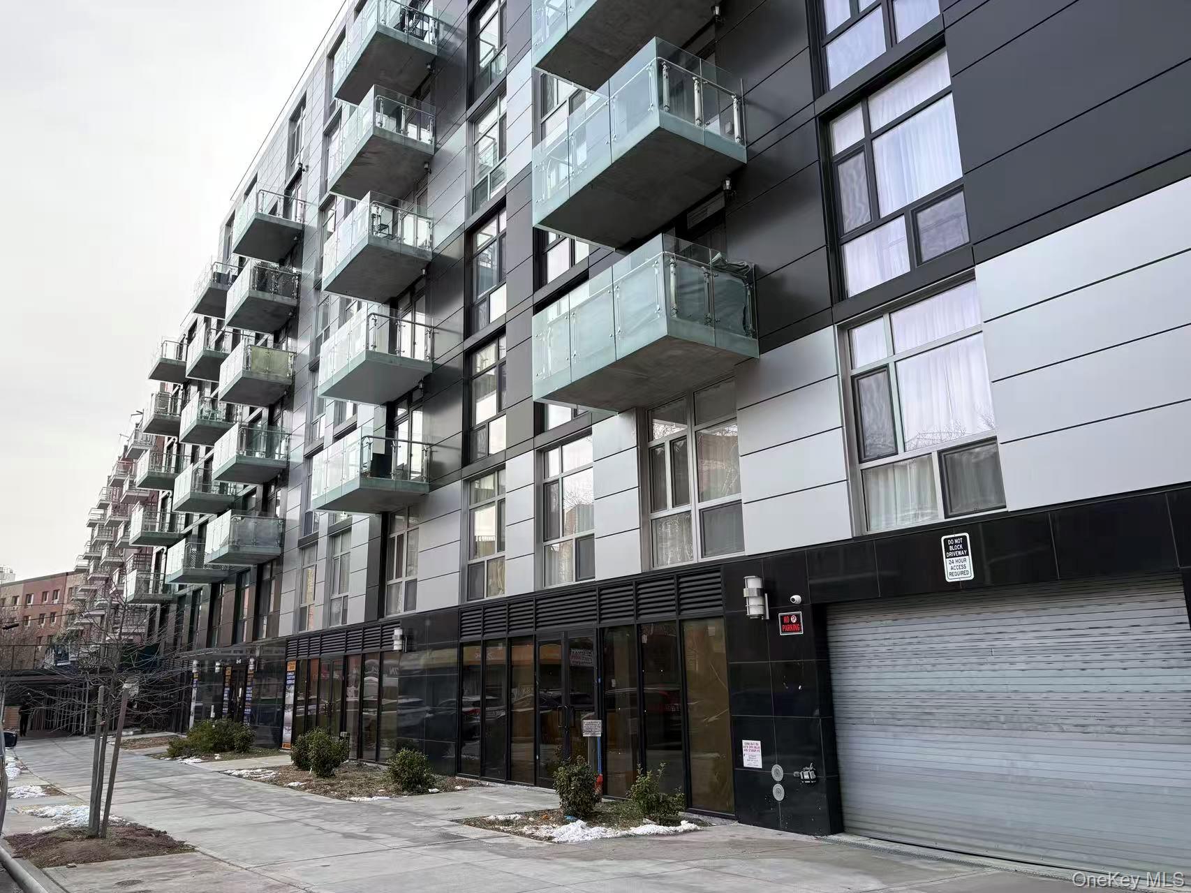 #14 photo, 6518 Austin Street, कुईंस Rego Park , NY 11374