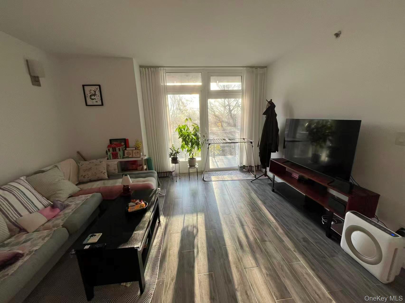 #3 photo, 6518 Austin Street, 皇后區 雷哥公園 Rego Park , NY 11374