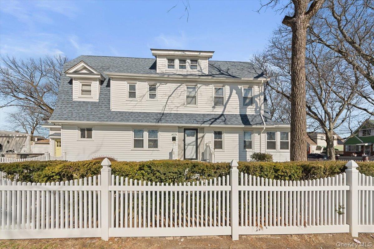 #2 photo, 120-44 192nd Street, Saint Albans , NY 11412