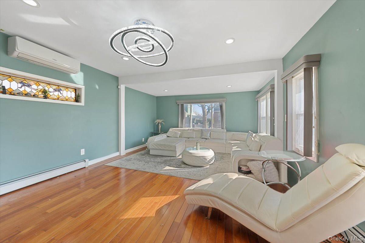 #3 photo, 120-44 192nd Street, Saint Albans , NY 11412