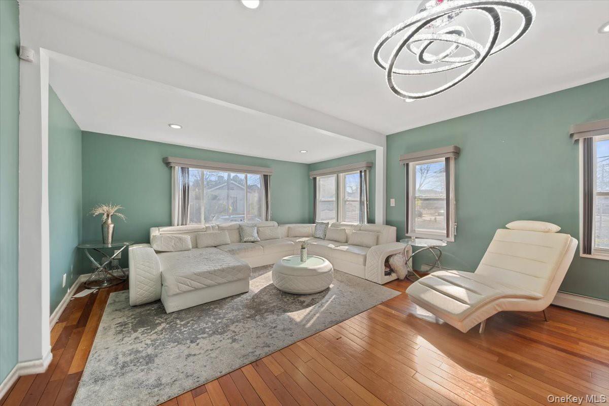 #5 photo, 120-44 192nd Street, Saint Albans , NY 11412