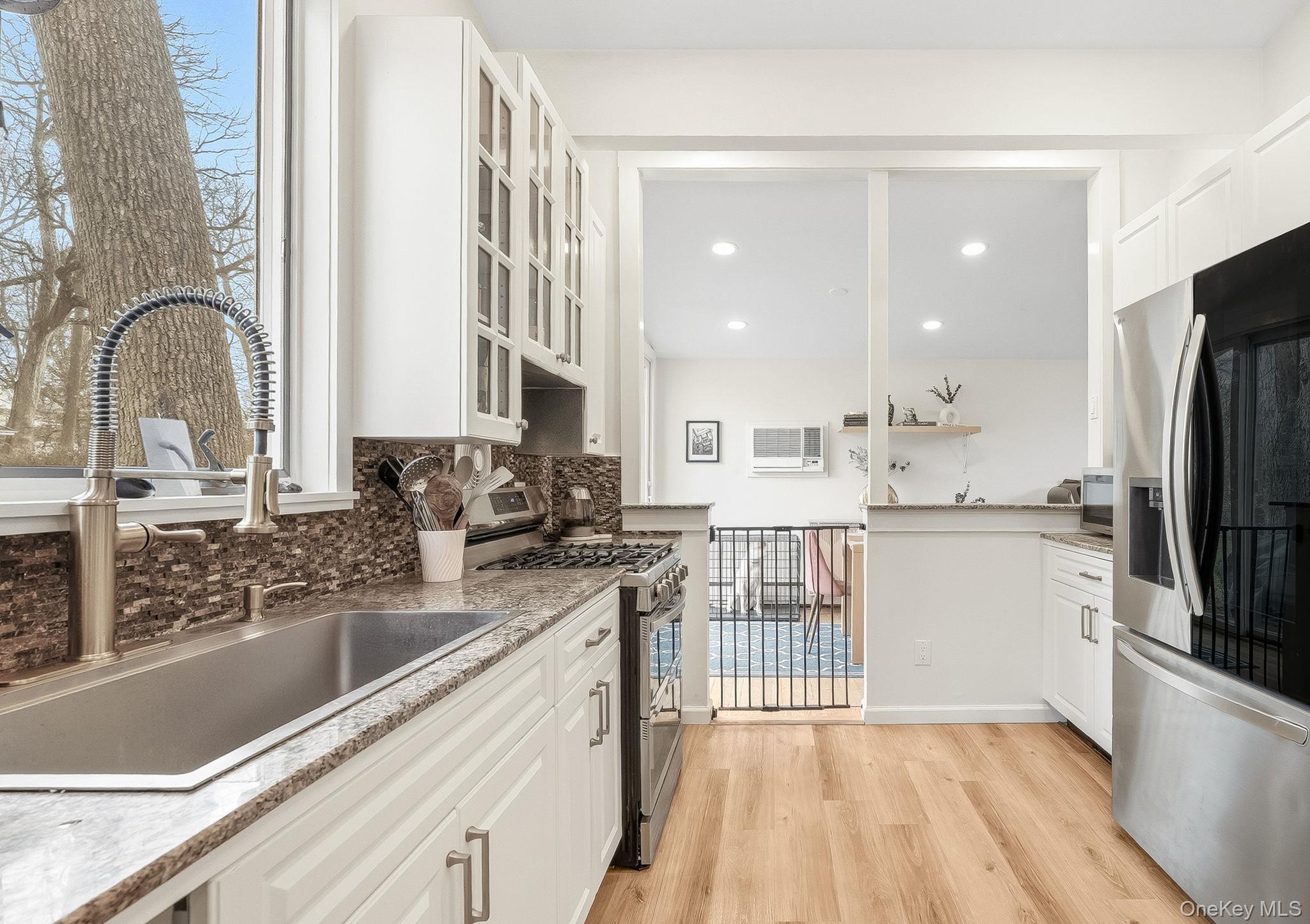 #12 photo, 11 Oakley Road, White Plains , NY 10606