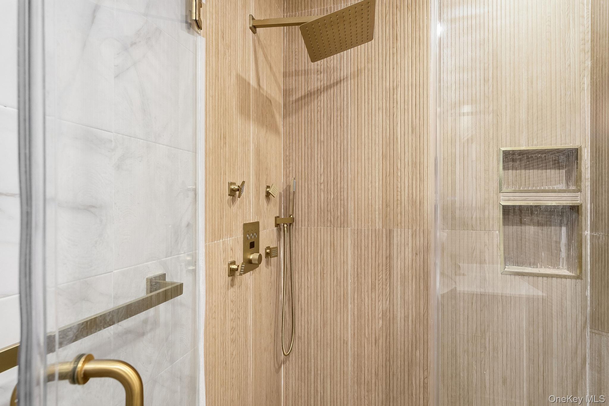 #20 photo, 11 Oakley Road, White Plains , NY 10606