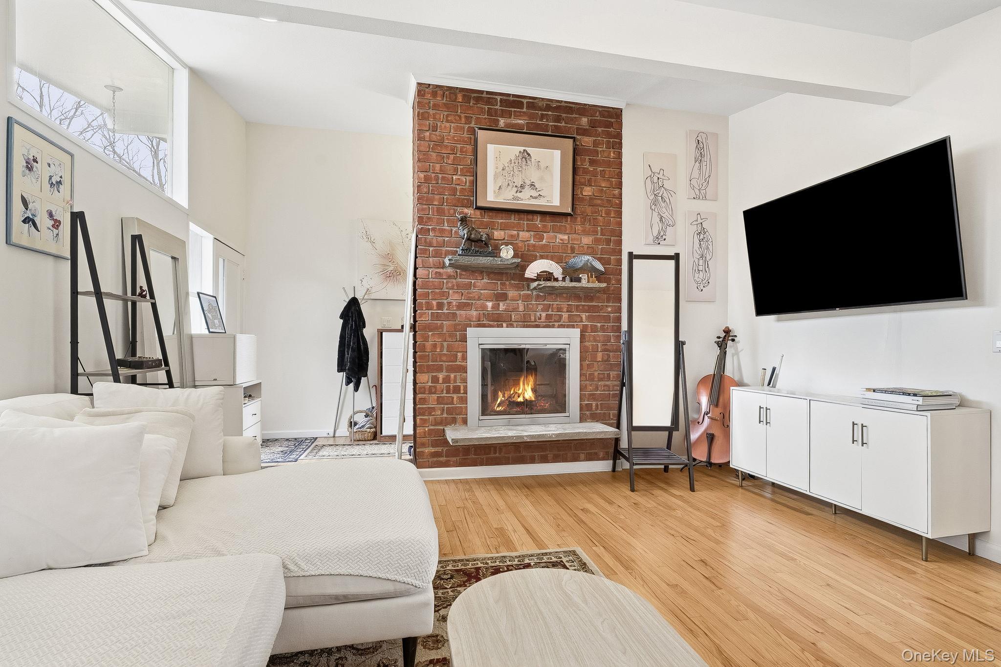 #5 photo, 11 Oakley Road, White Plains , NY 10606