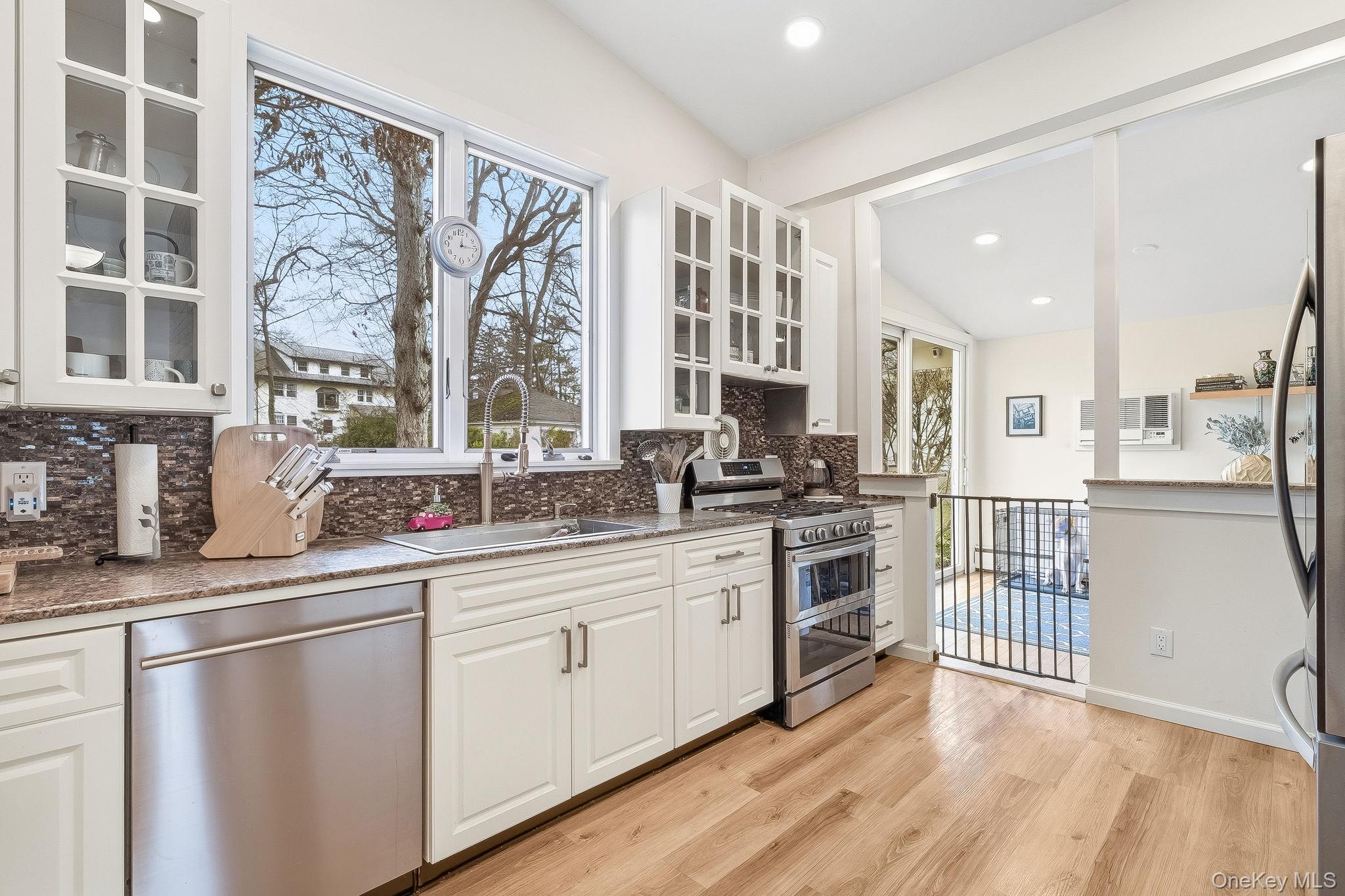 #9 photo, 11 Oakley Road, White Plains , NY 10606