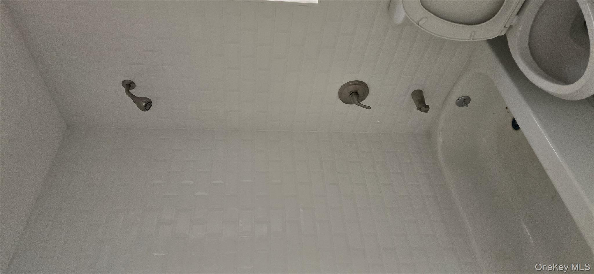 #13 photo, 1707 Zerega Avenue, Bronx , NY 10462