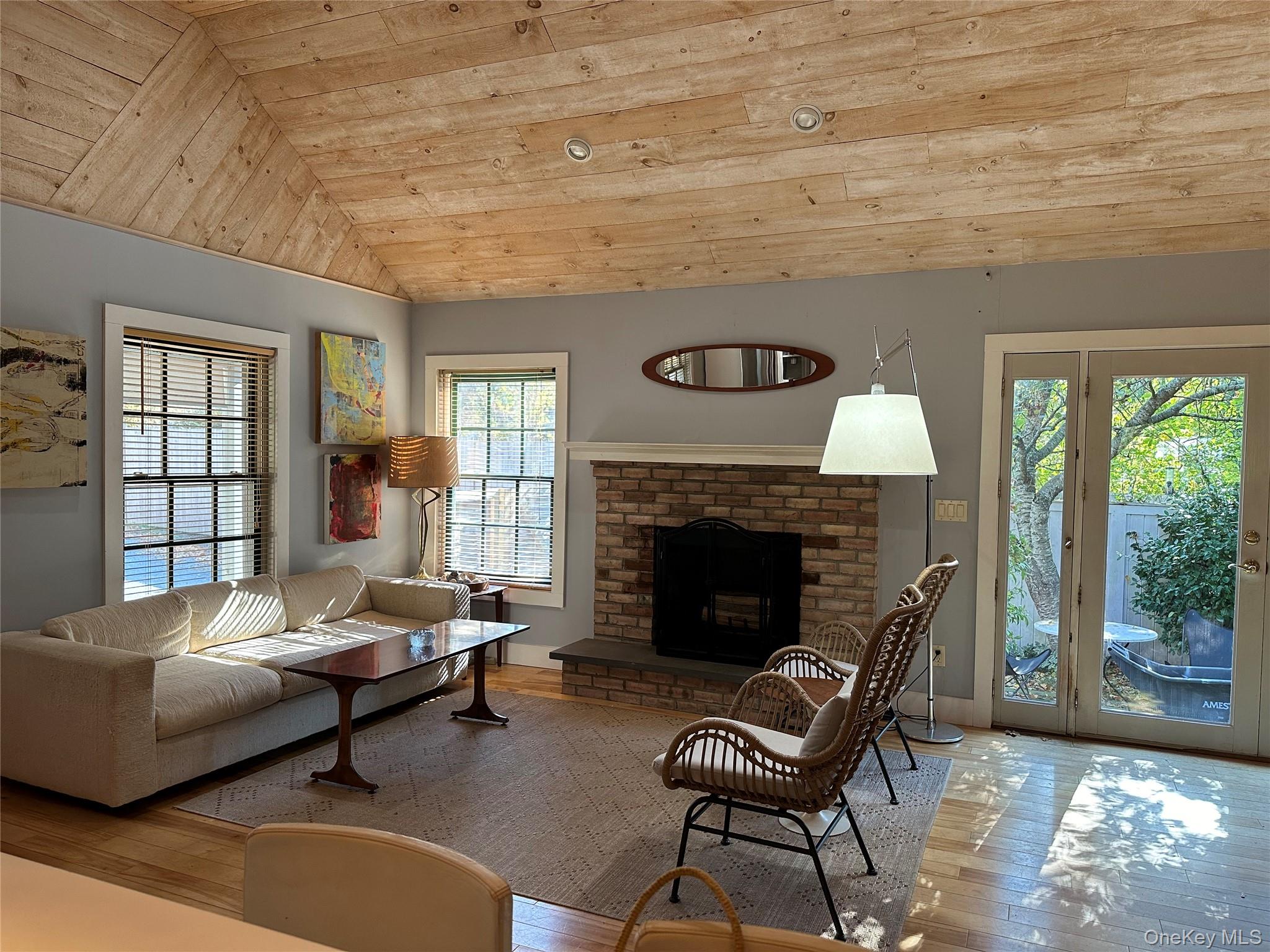 #3 photo, 21 N Sea Road, Southampton , NY 11968