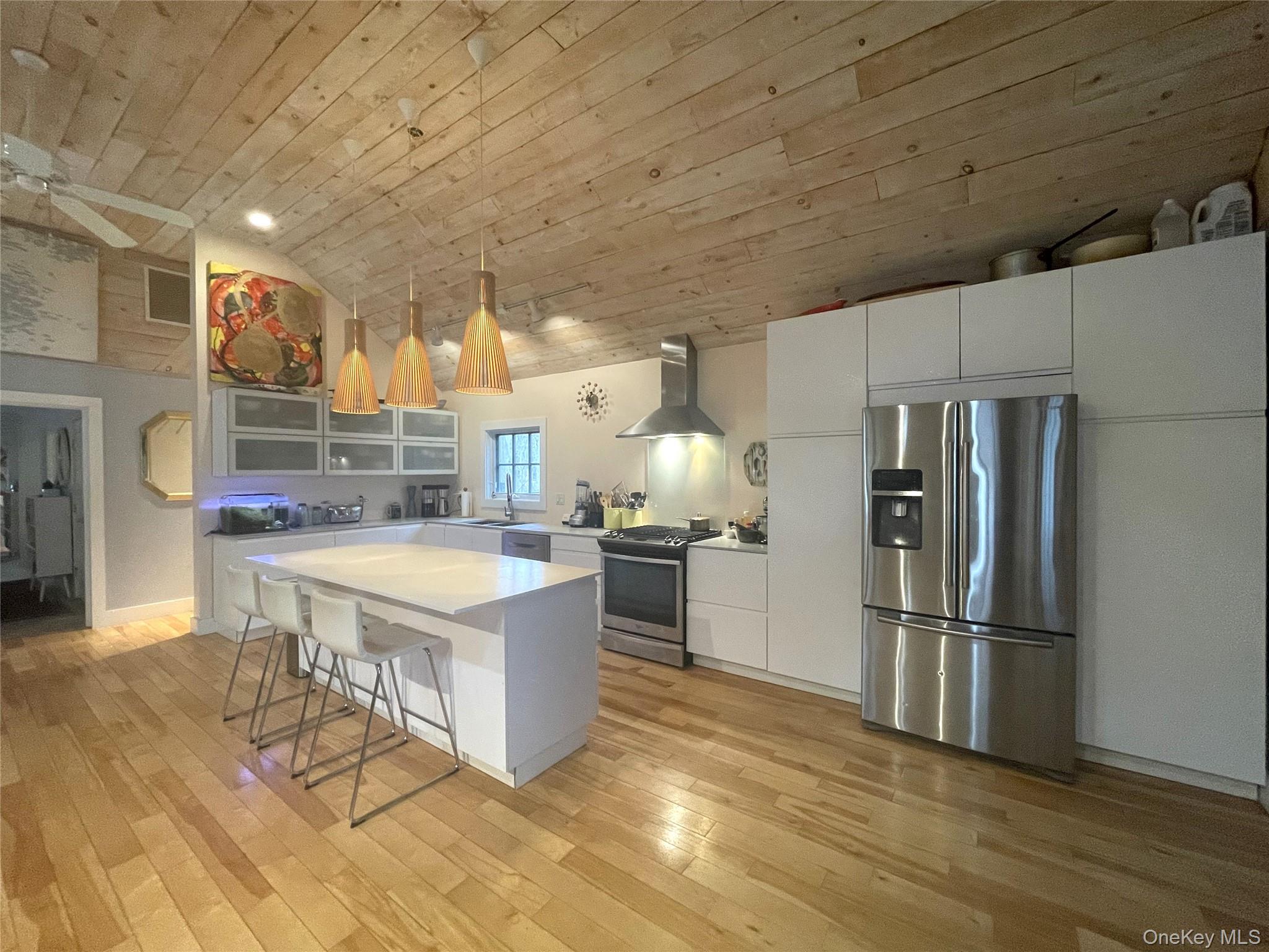 #5 photo, 21 N Sea Road, Southampton , NY 11968