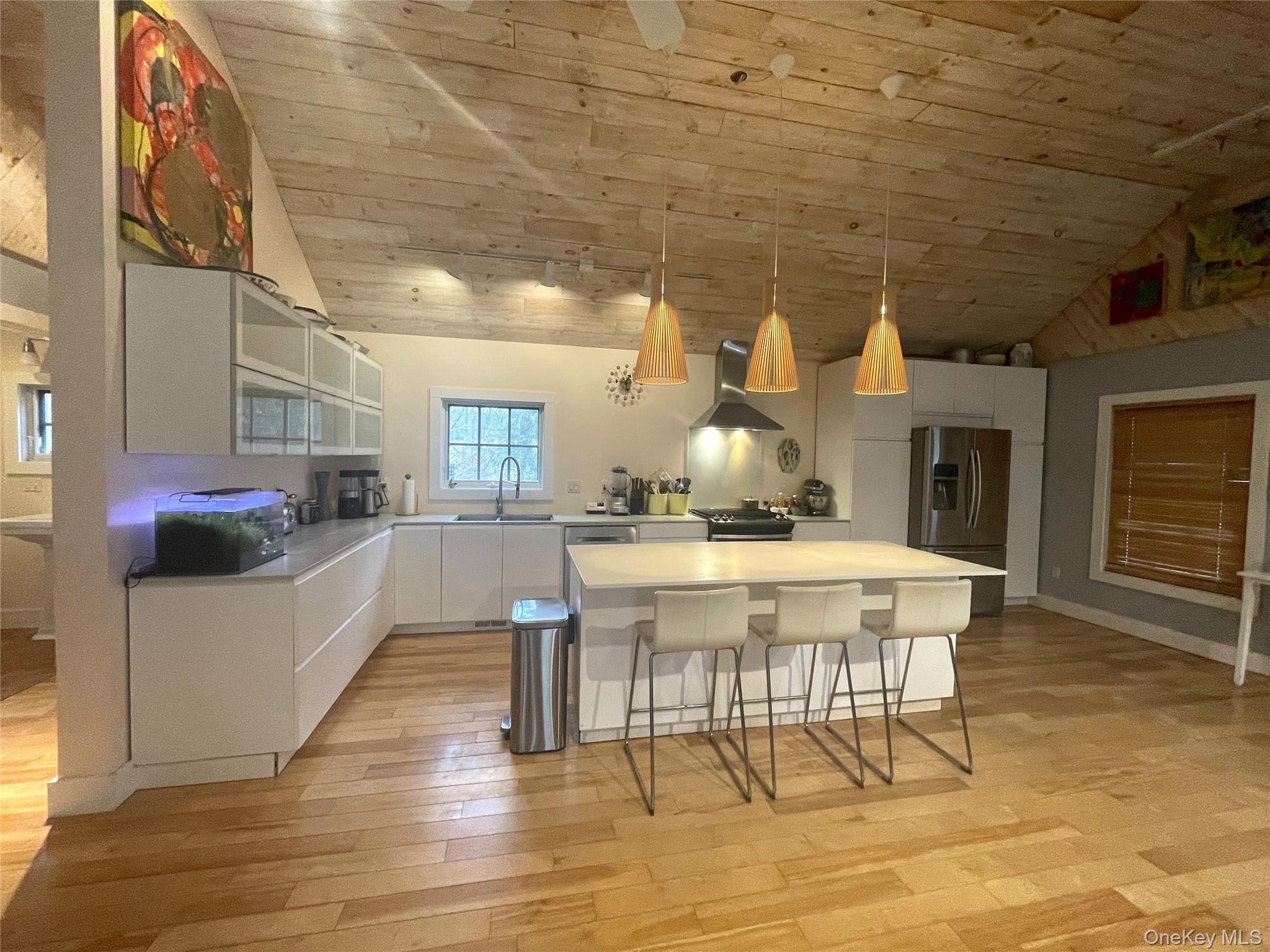 #6 photo, 21 N Sea Road, Southampton , NY 11968