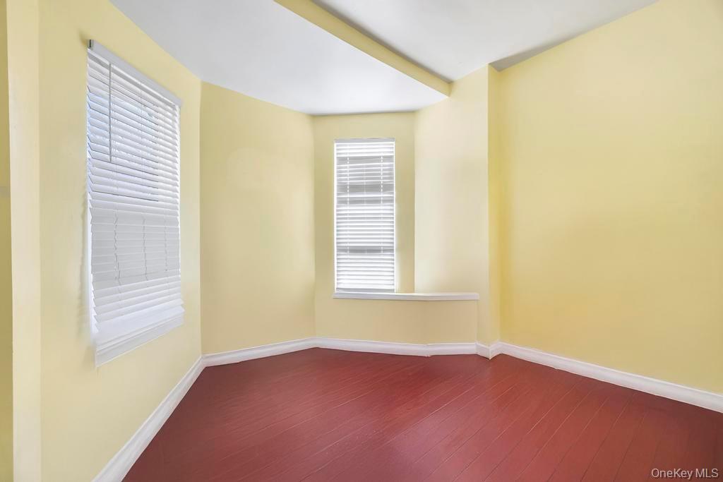 #20 photo, 95-26 86th St, कुईंस Ozone Park , NY 11416