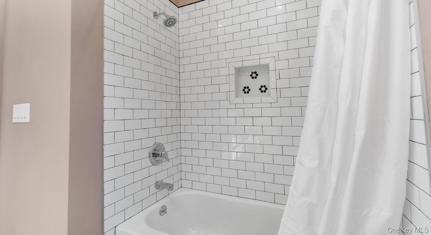 #10 photo, 67A Maple Avenue, Sea Cliff , NY 11579