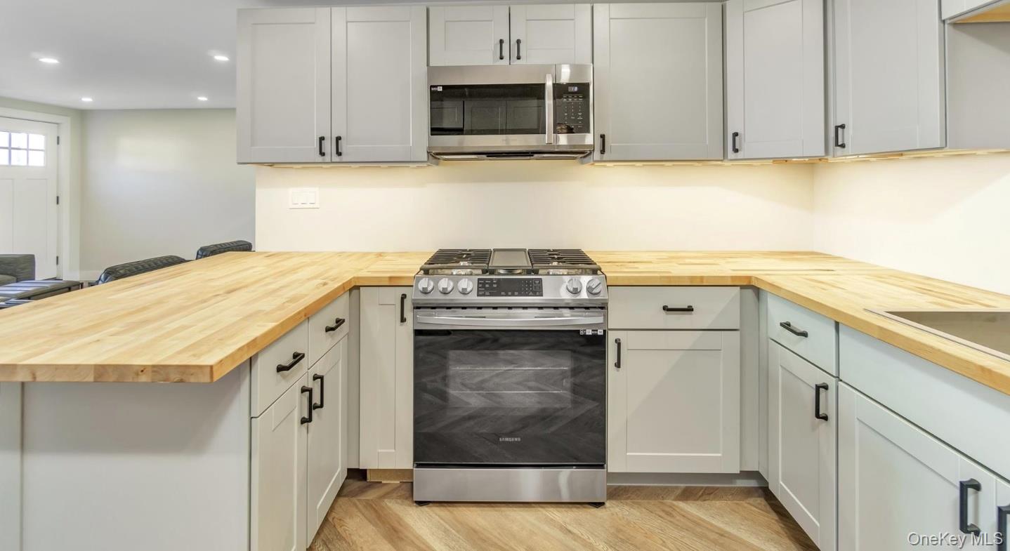 #6 photo, 67A Maple Avenue, Sea Cliff , NY 11579