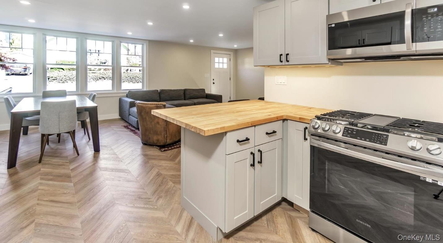 #7 photo, 67A Maple Avenue, Sea Cliff , NY 11579