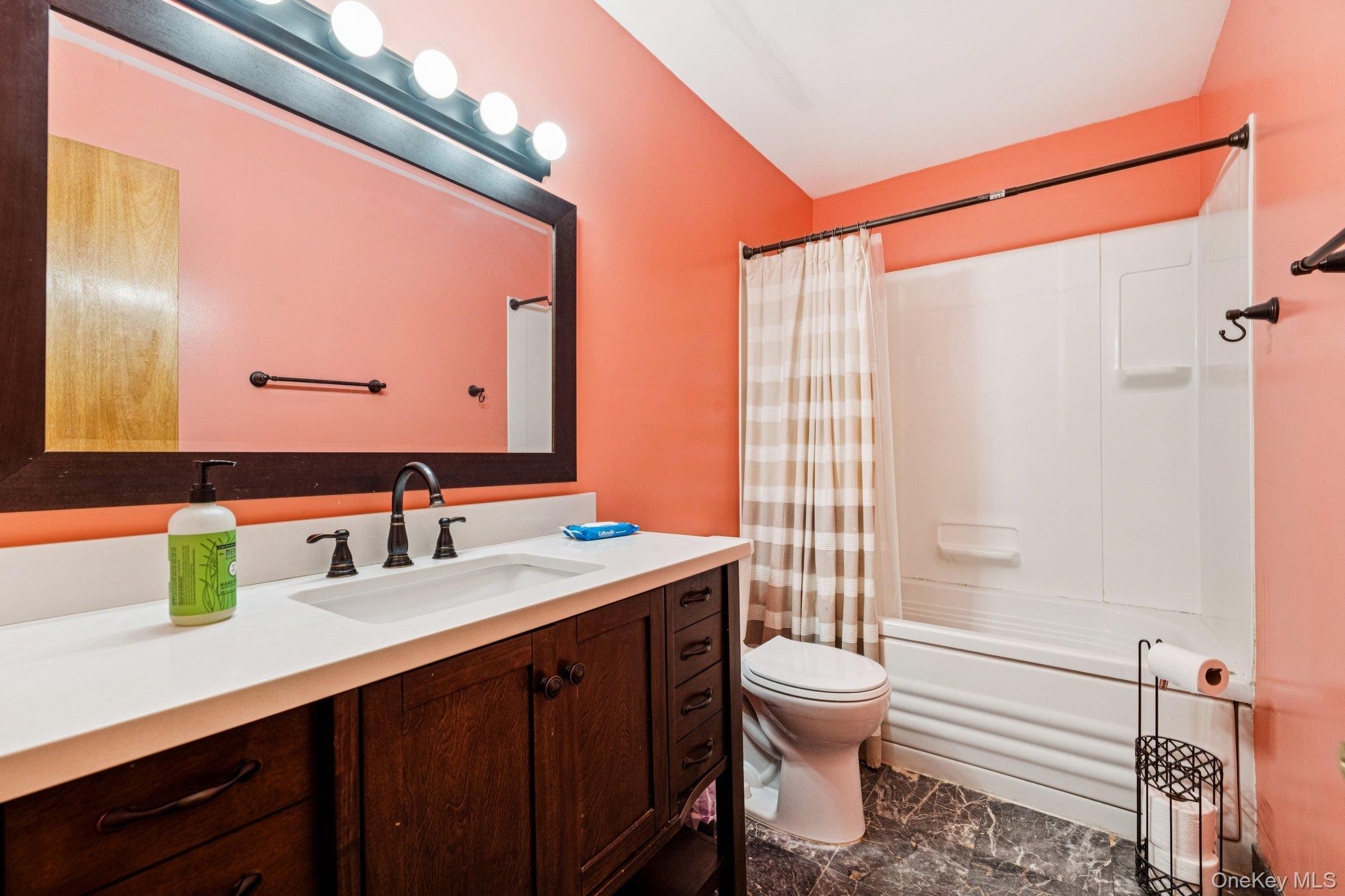 #17 photo, 98 Auborn Avenue, Shirley , NY 11967