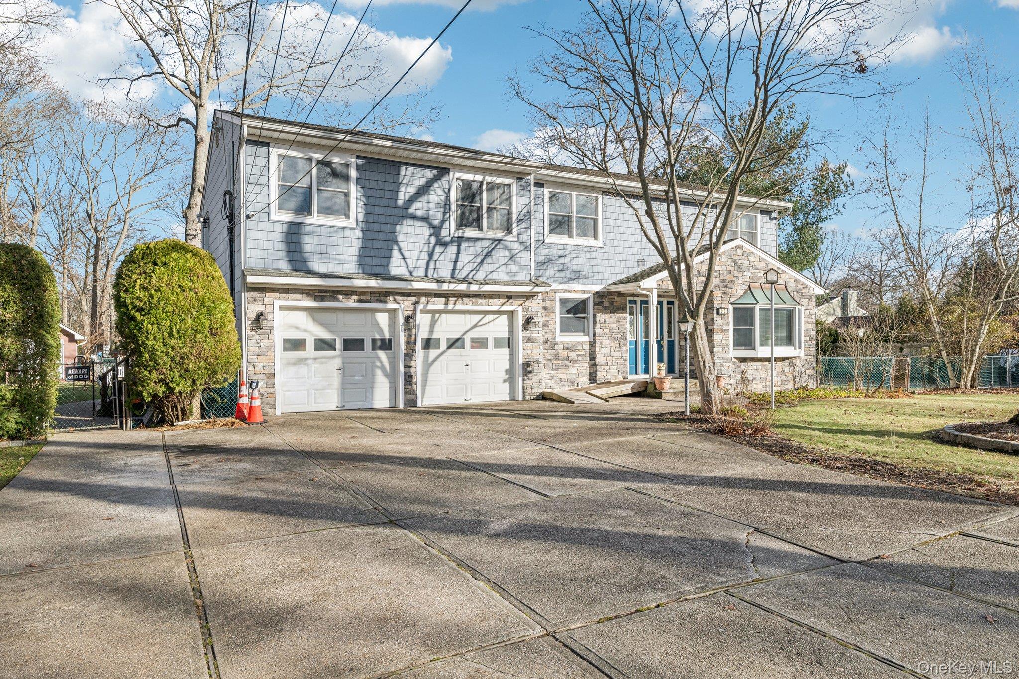 #2 photo, 98 Auborn Avenue, Shirley , NY 11967