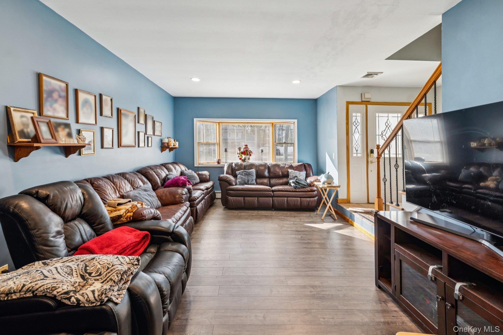 #6 photo, 98 Auborn Avenue, Shirley , NY 11967