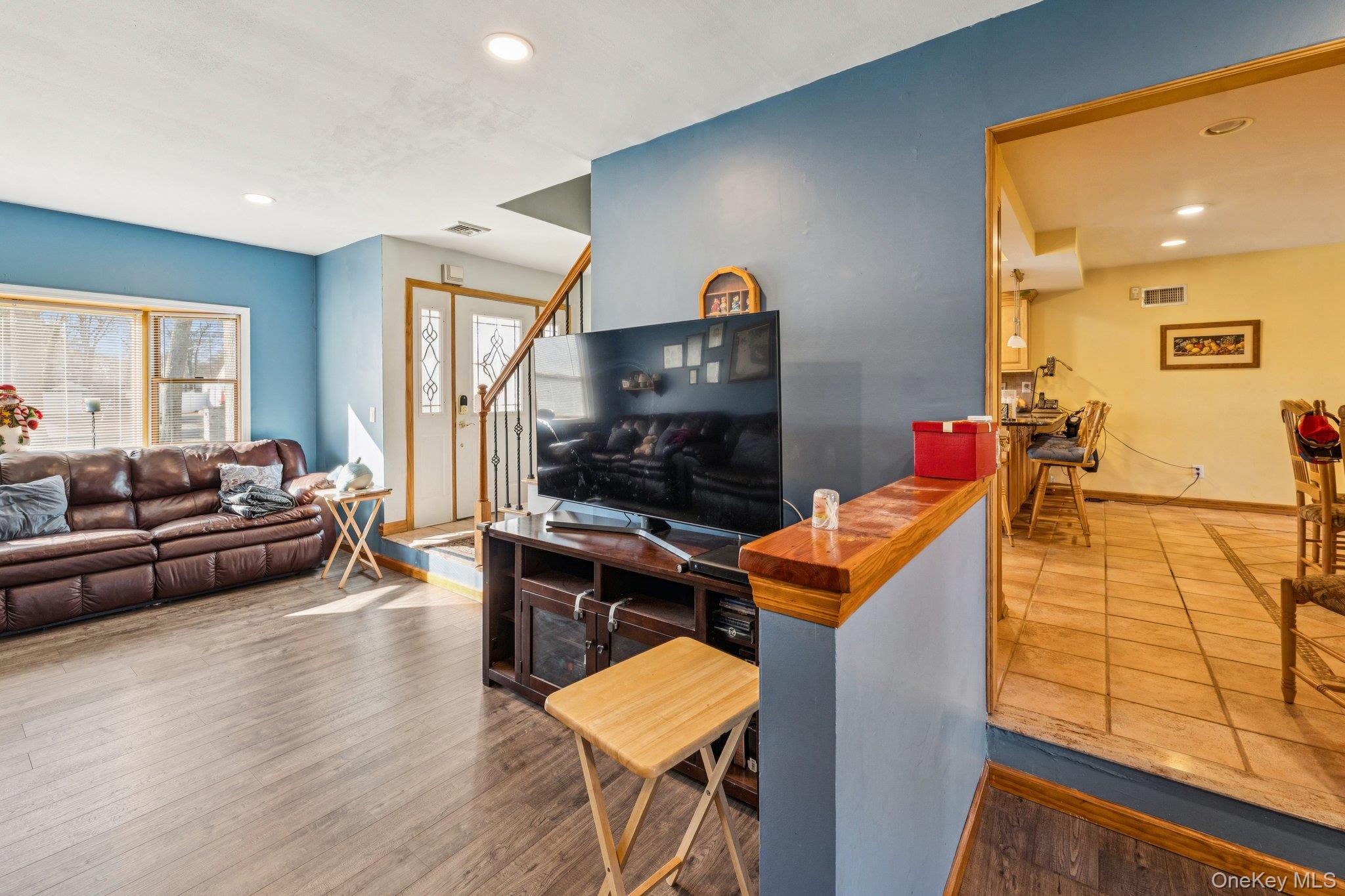 #7 photo, 98 Auborn Avenue, Shirley , NY 11967