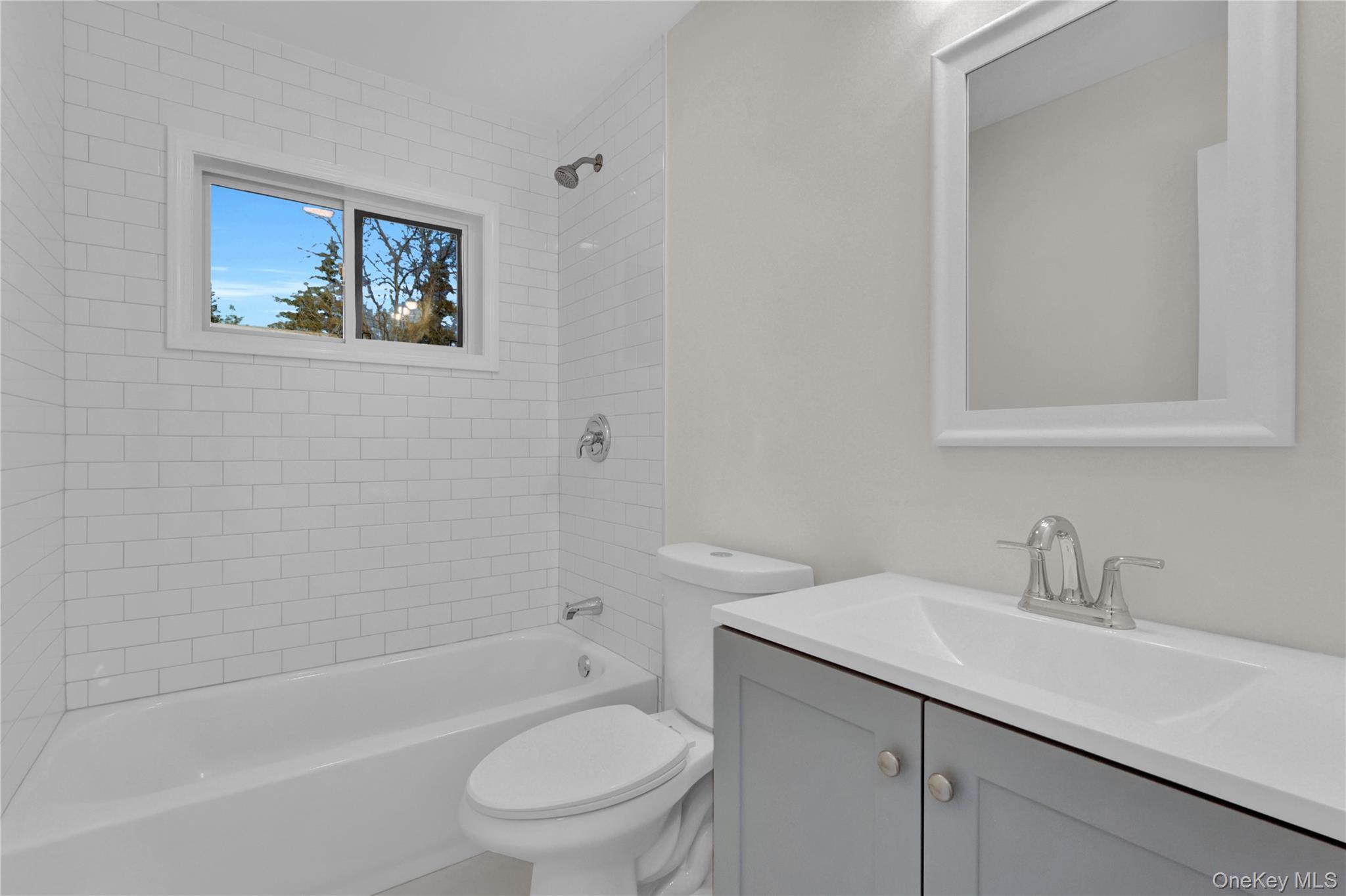 #12 photo, 21 Piper Lane, Levittown , NY 11756