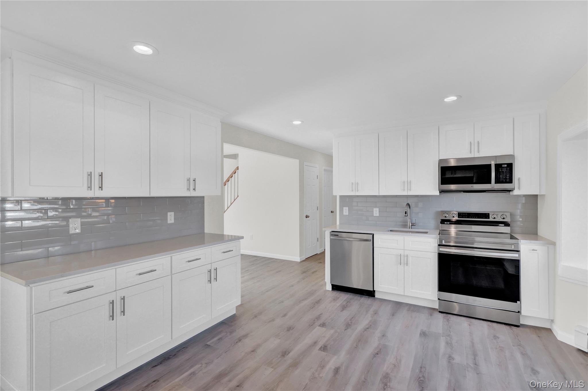 #5 photo, 21 Piper Lane, Levittown , NY 11756