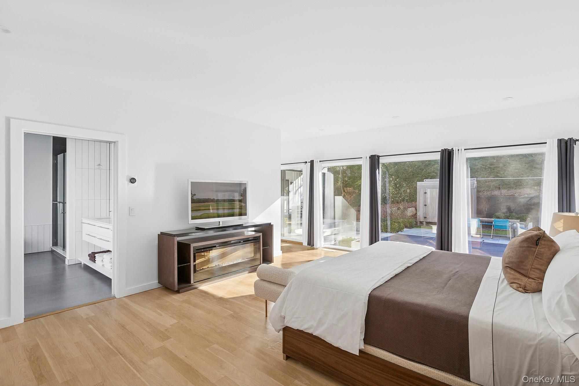 #10 photo, 33 Oyster Pond Lane, East Hampton , NY 11937