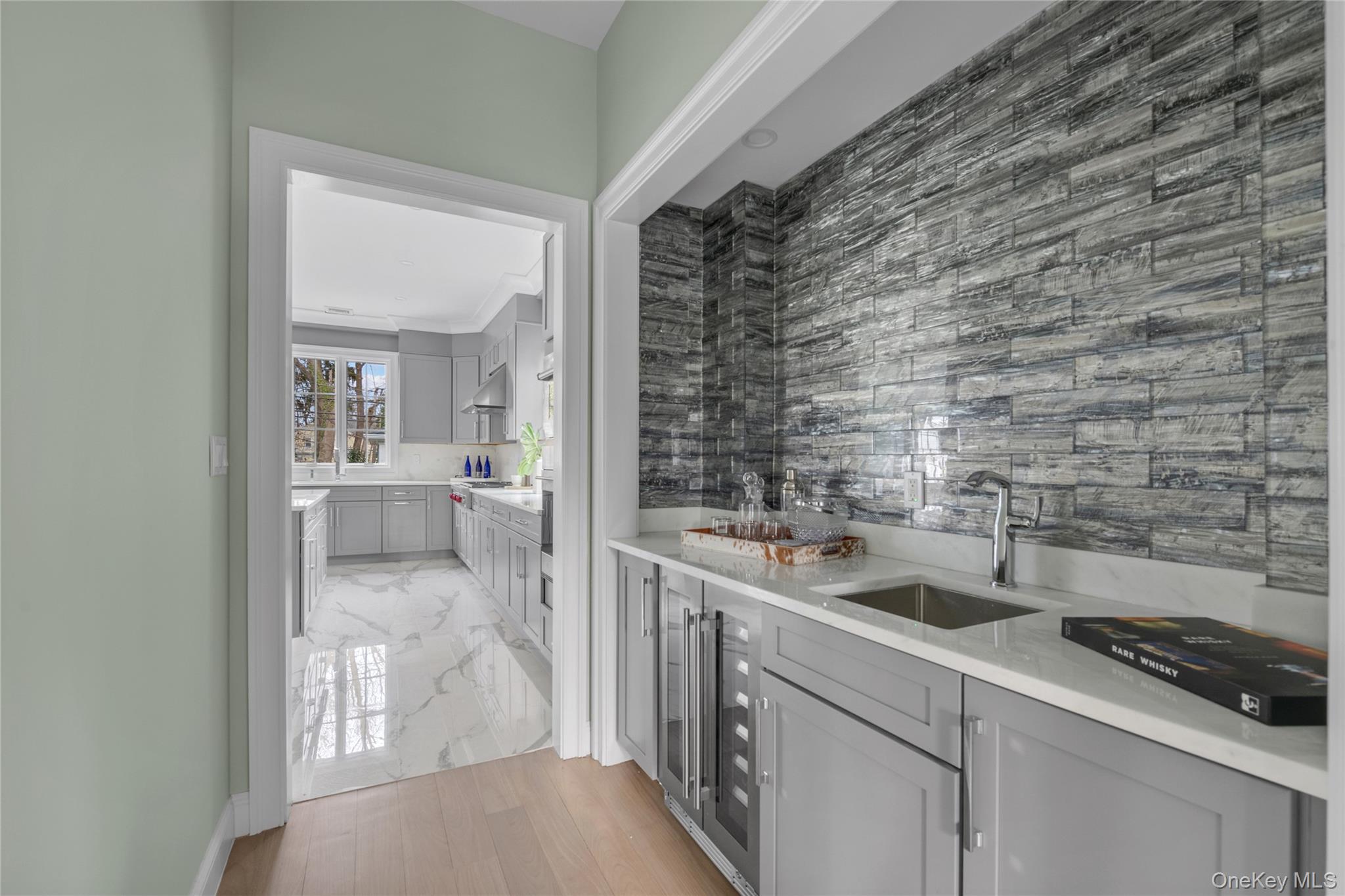 #19 photo, 88 Plandome Court, Manhasset , NY 11030