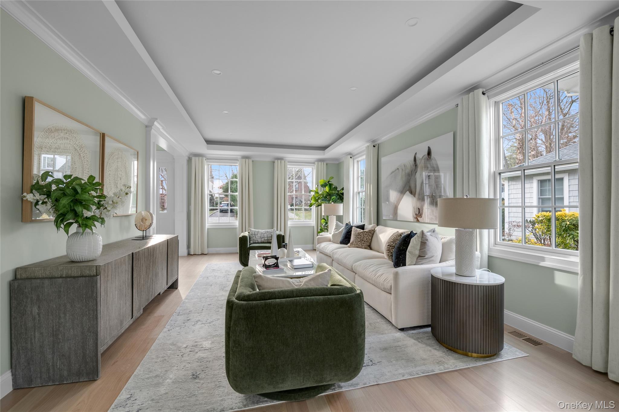 #5 photo, 88 Plandome Court, Manhasset , NY 11030