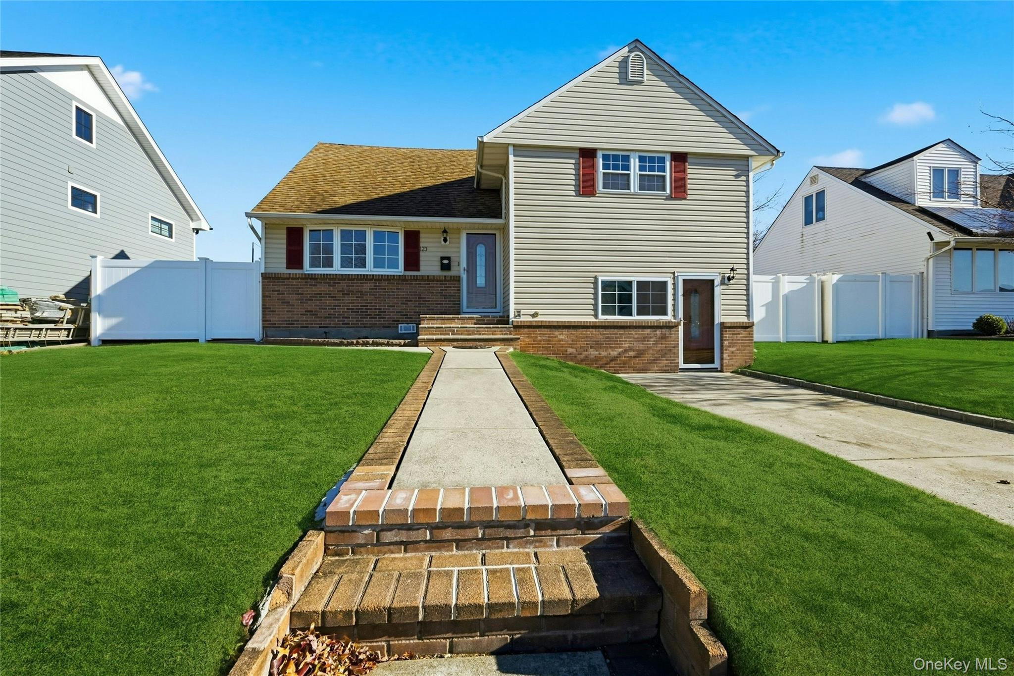 #1 photo, 123 S Fordham Road, Hicksville , NY 11801