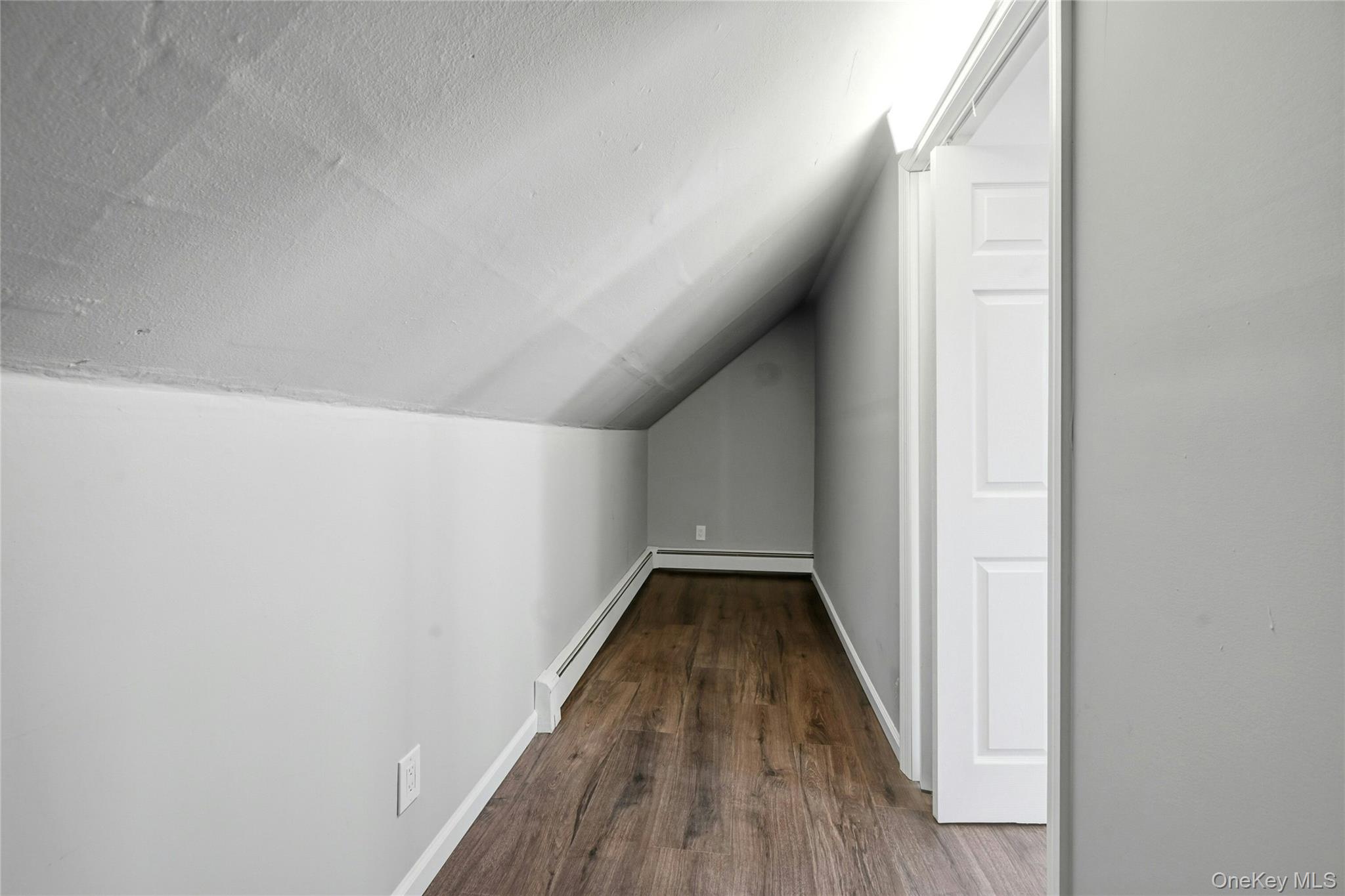 #20 photo, 123 S Fordham Road, Hicksville , NY 11801