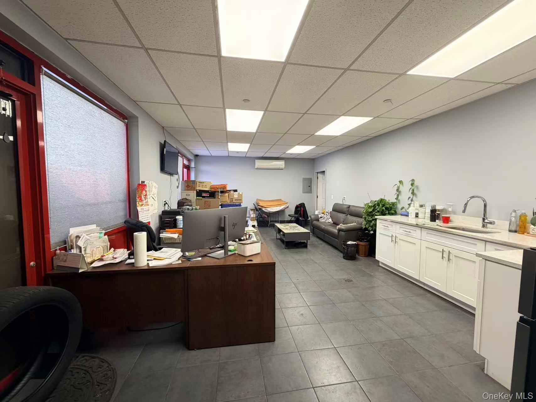 #2 photo, 88-81 76th Avenue, कुईंस Glendale , NY 11385