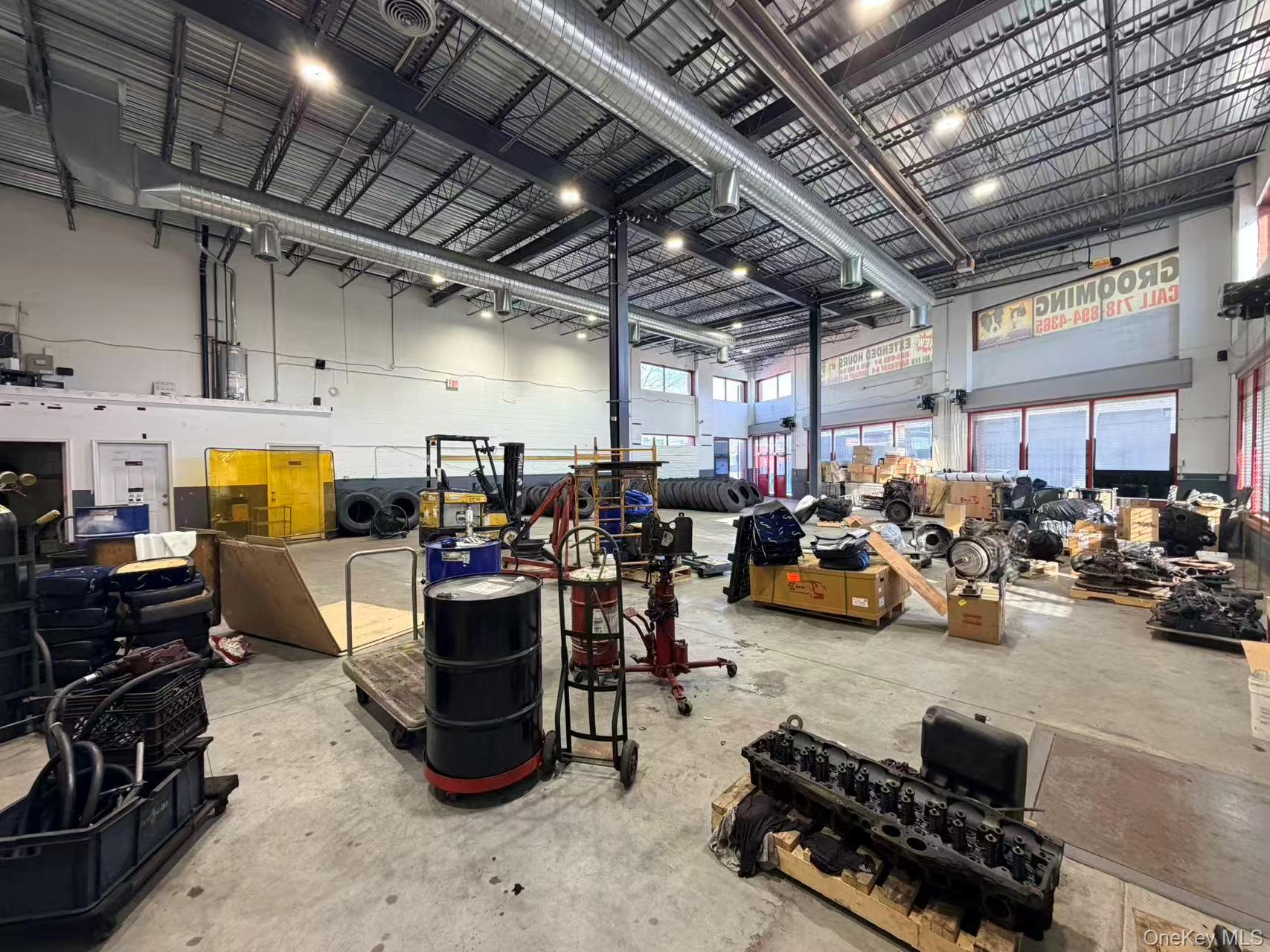 #3 photo, 88-81 76th Avenue, कुईंस Glendale , NY 11385