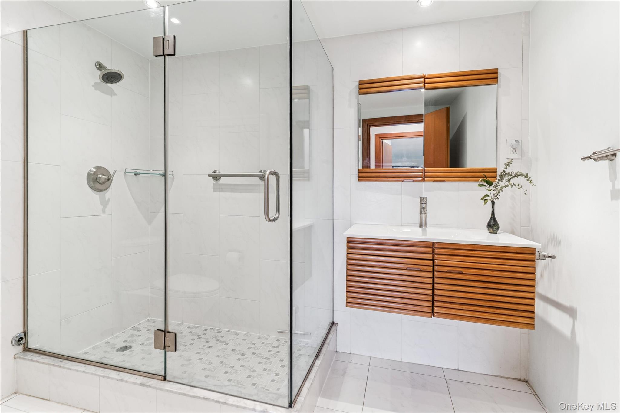 #11 photo, 110-11 Queens Boulevard, Forest Hills , NY 11375