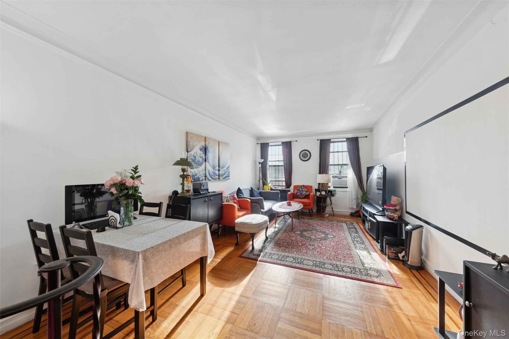 #4 photo, 303 E 37th Street, New York (Manhattan) , NY 10016
