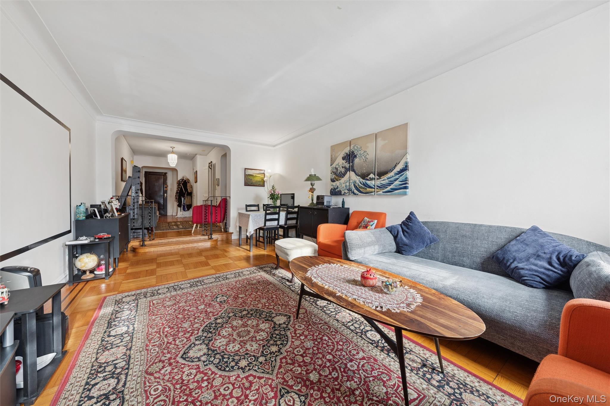 #5 photo, 303 E 37th Street, New York (Manhattan) , NY 10016