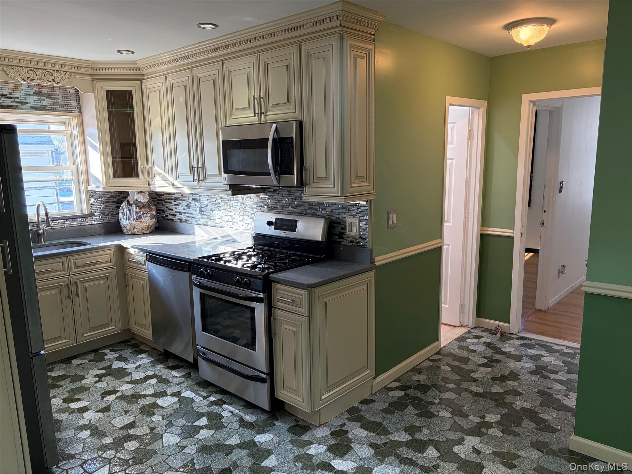 #16 photo, 10301 97th Avenue, Куинс ‖ Ozone Park , NY 11416