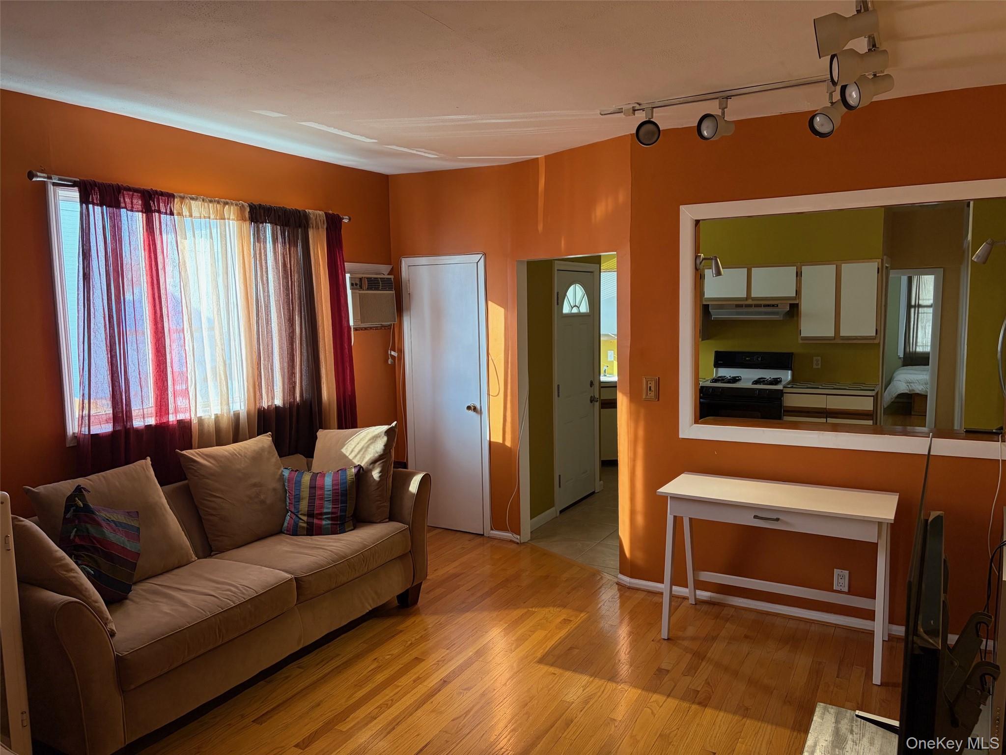 #5 photo, 10301 97th Avenue, Куинс ‖ Ozone Park , NY 11416